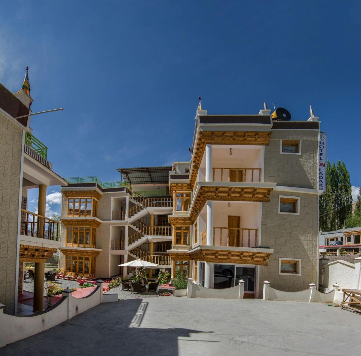 Hotel Om Ladakh Leh Exterior photo